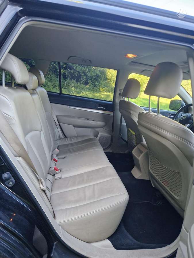Subaru Outback 2013 — photo 11