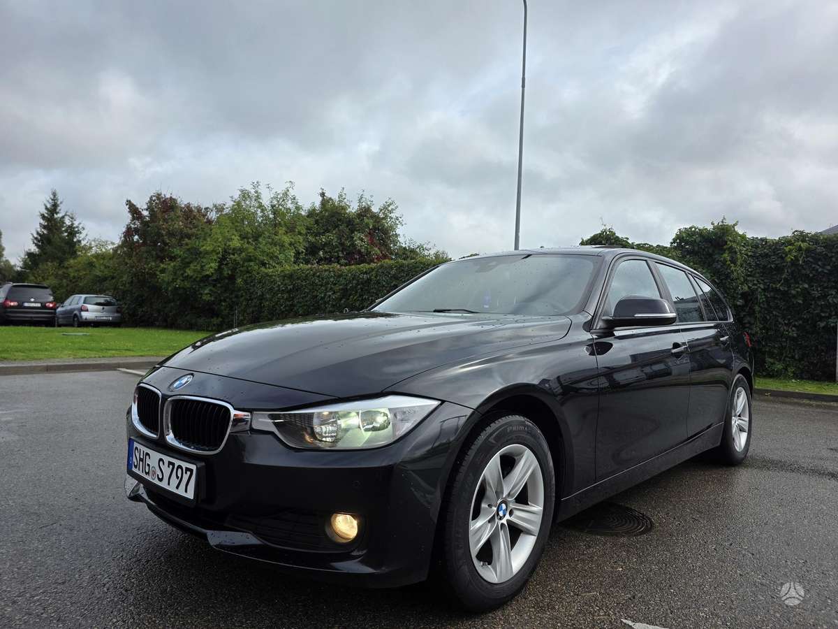 BMW 320 2014 — interior