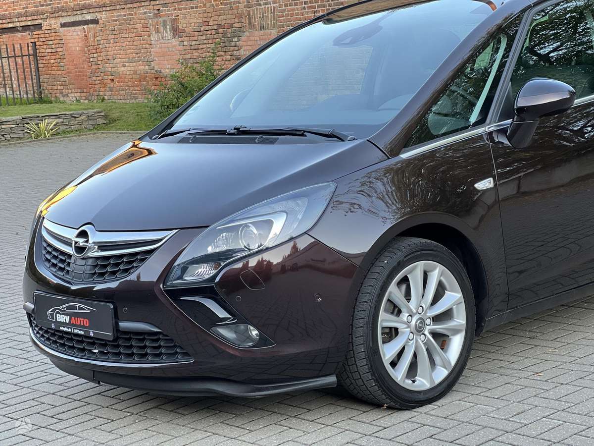 Opel Zafira 2012 — photo 11