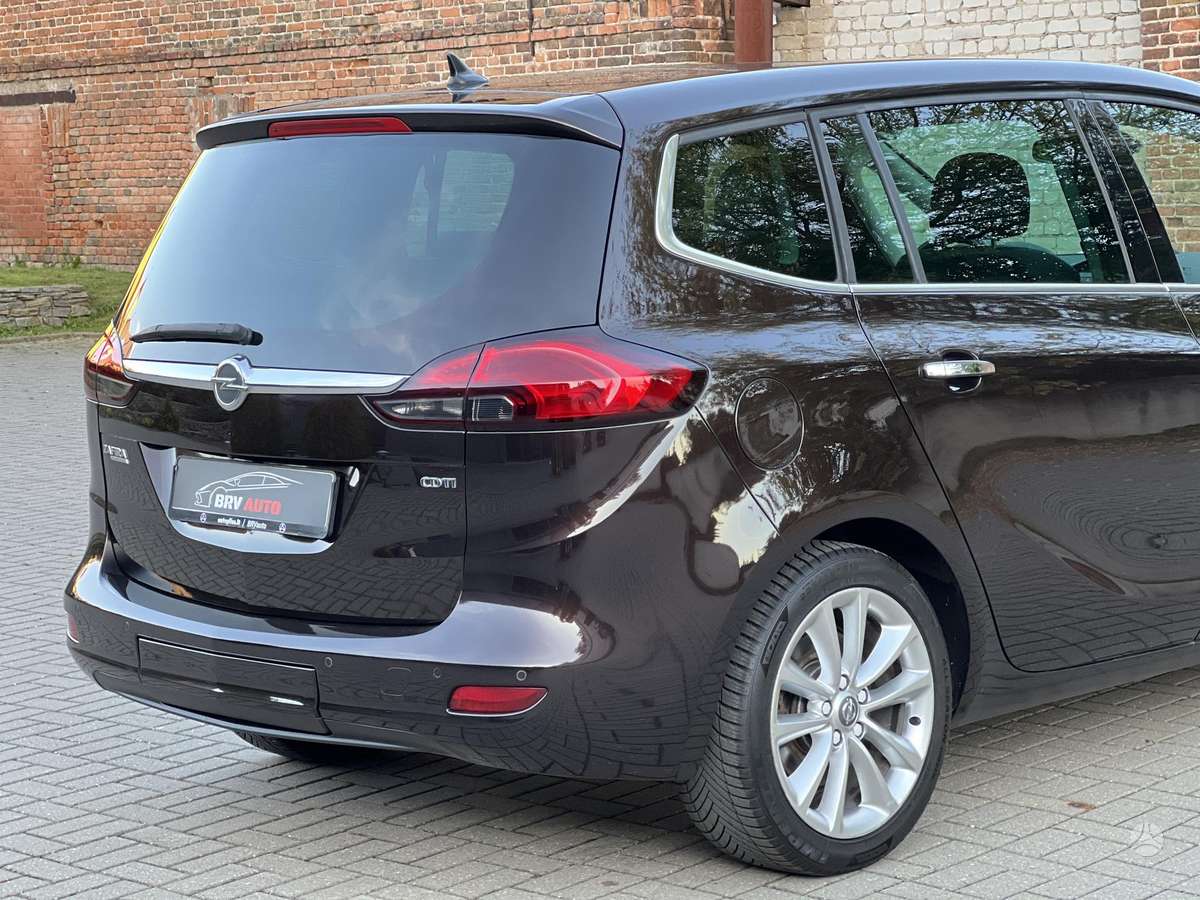 Opel Zafira 2012 — photo 17