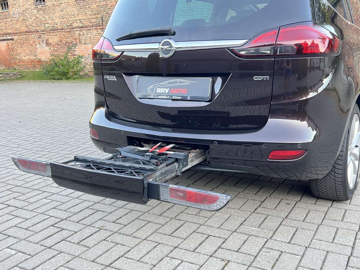 Opel Zafira 2012 — photo 18