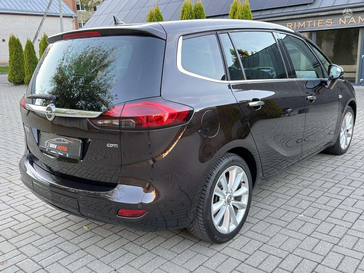 Opel Zafira 2012 — photo 24