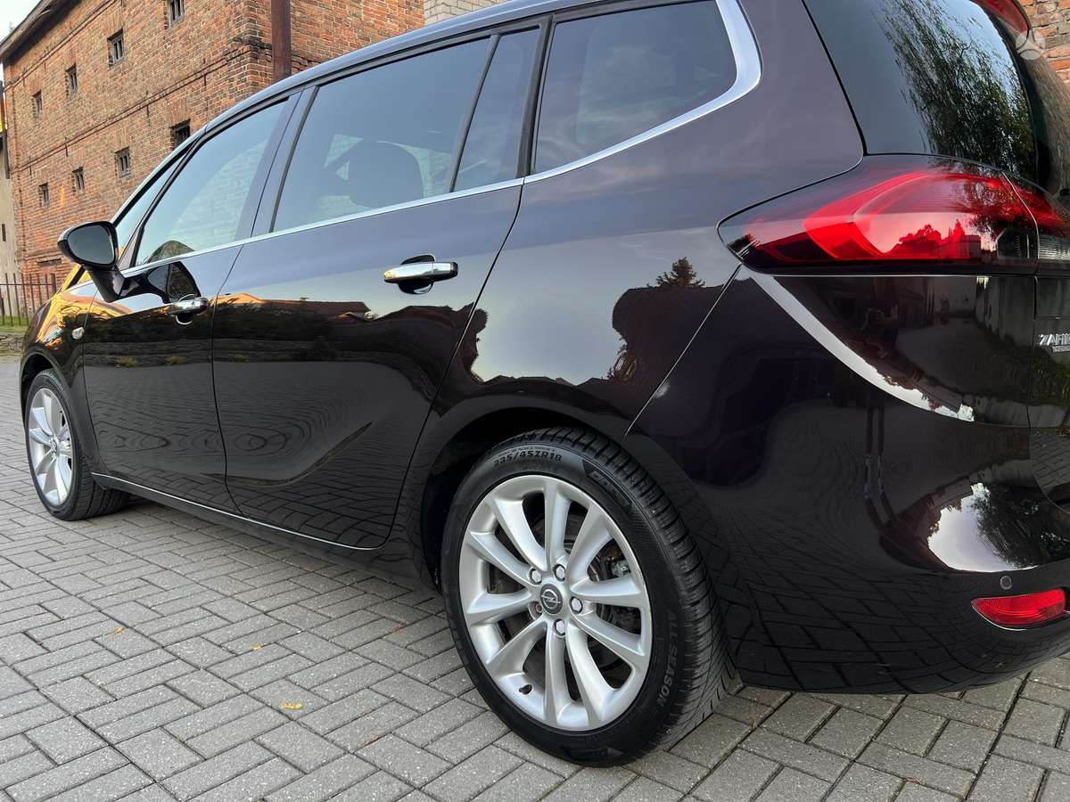 Opel Zafira 2012 — photo 26