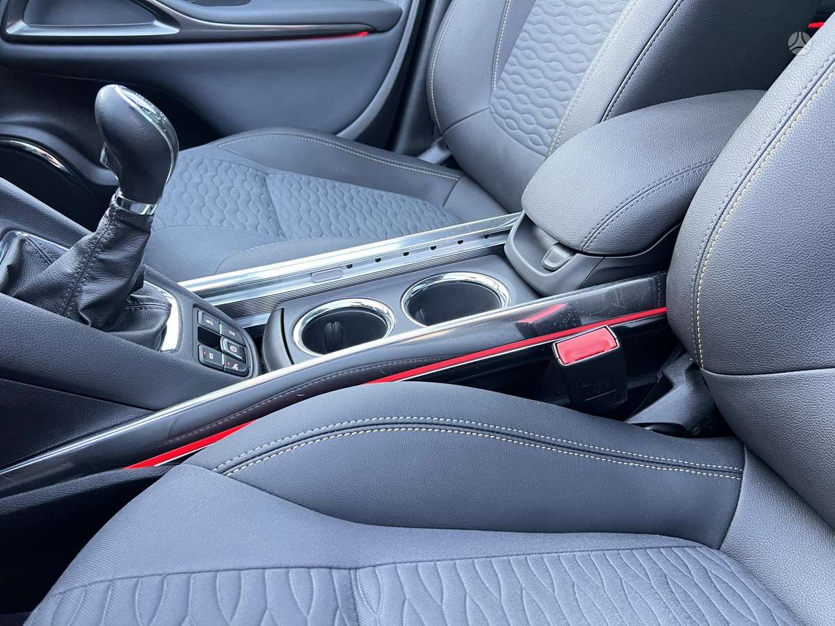 Opel Zafira 2012 — photo 29