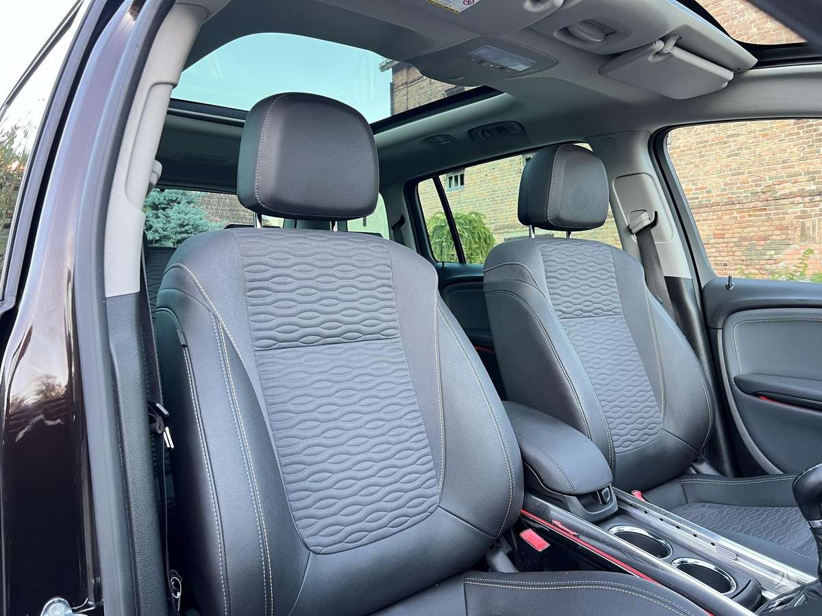Opel Zafira 2012 — photo 39