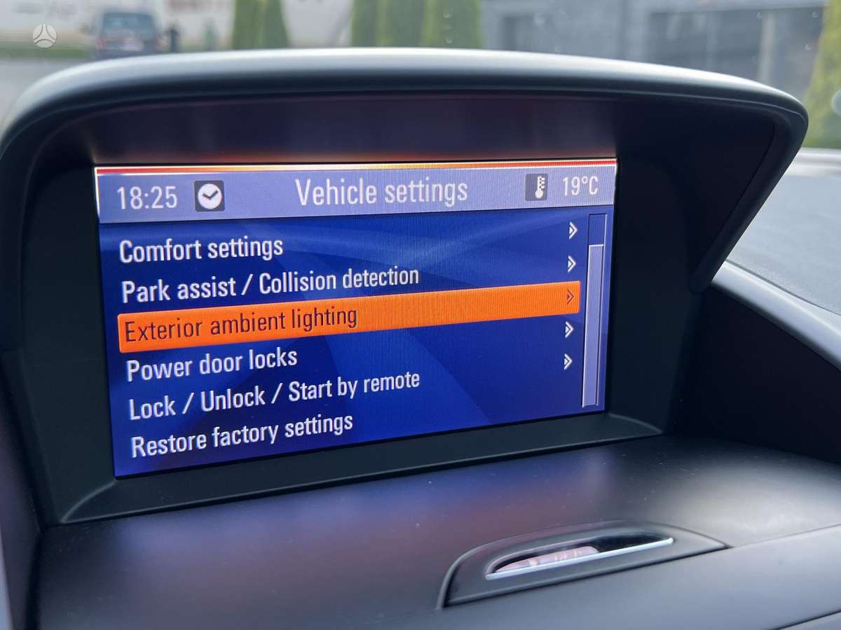 Opel Zafira 2012 — photo 47