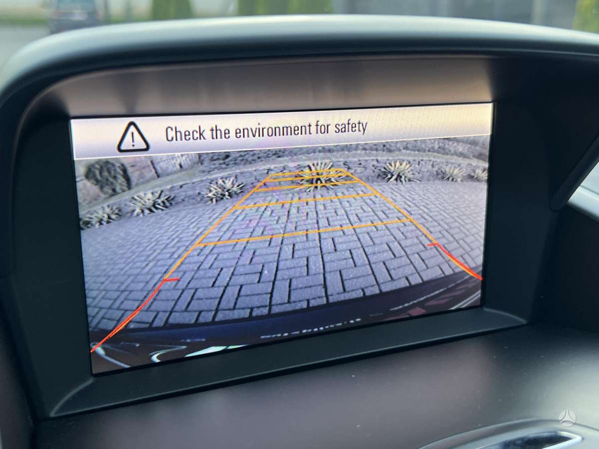 Opel Zafira 2012 — photo 49