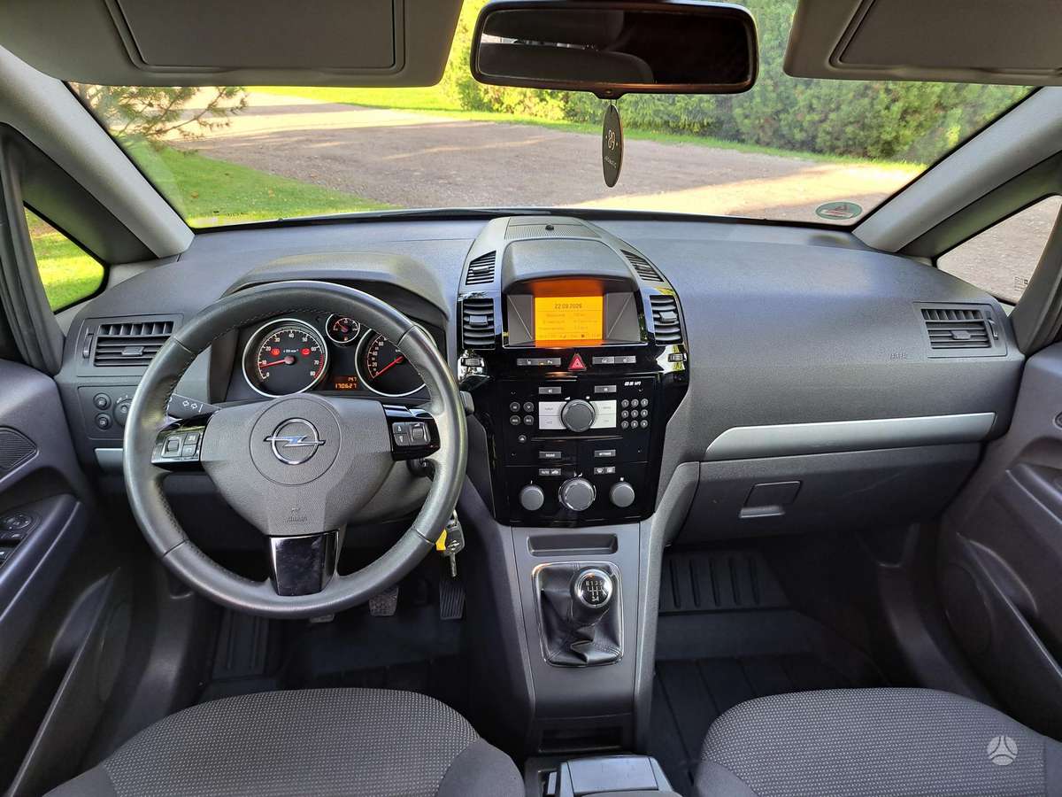 Opel Zafira 2012 — фото 23