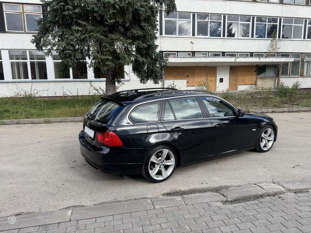 BMW 320 2010 — двигун 1999 cm³, 163 HP (120kW)