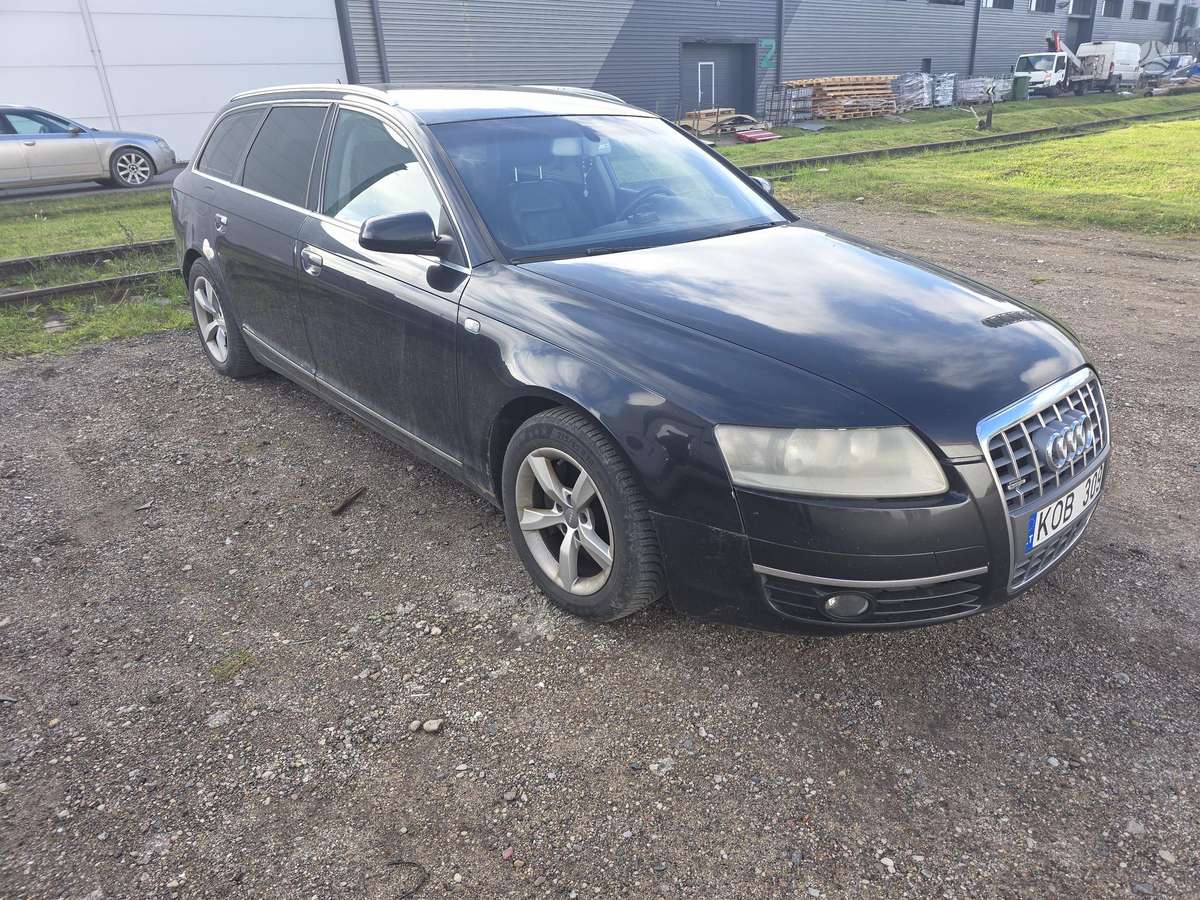Audi A6 2005 — салон