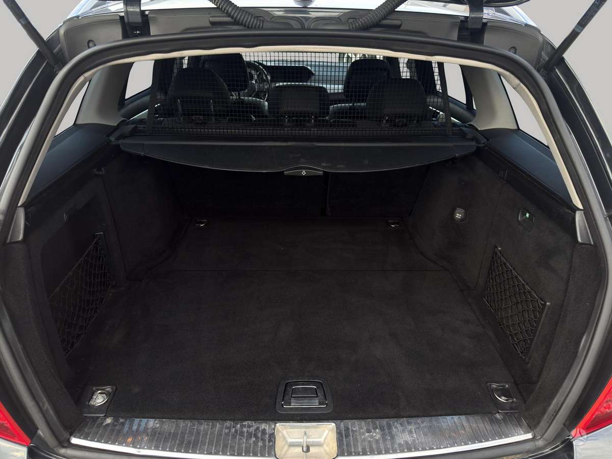 Mercedes-Benz C180 2011 — photo 10