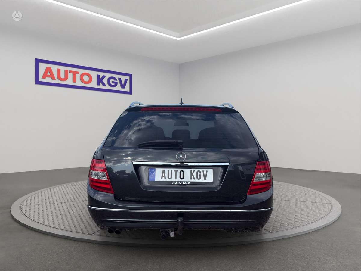 Mercedes-Benz C180 2011 — engine 1800 cm³, 156 HP (115kW)