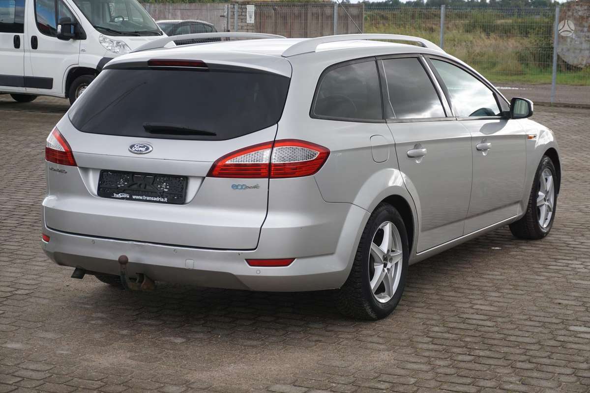 Ford Mondeo 2009 — салон