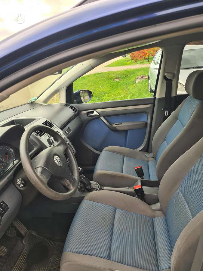 Volkswagen Touran 2009 — photo 15