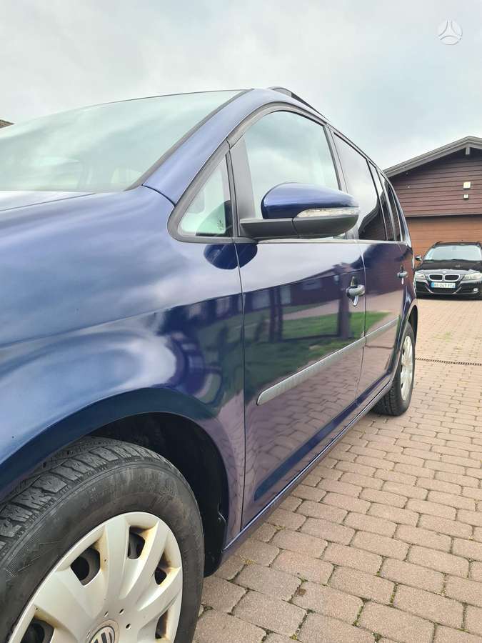 Volkswagen Touran 2009 — photo 9