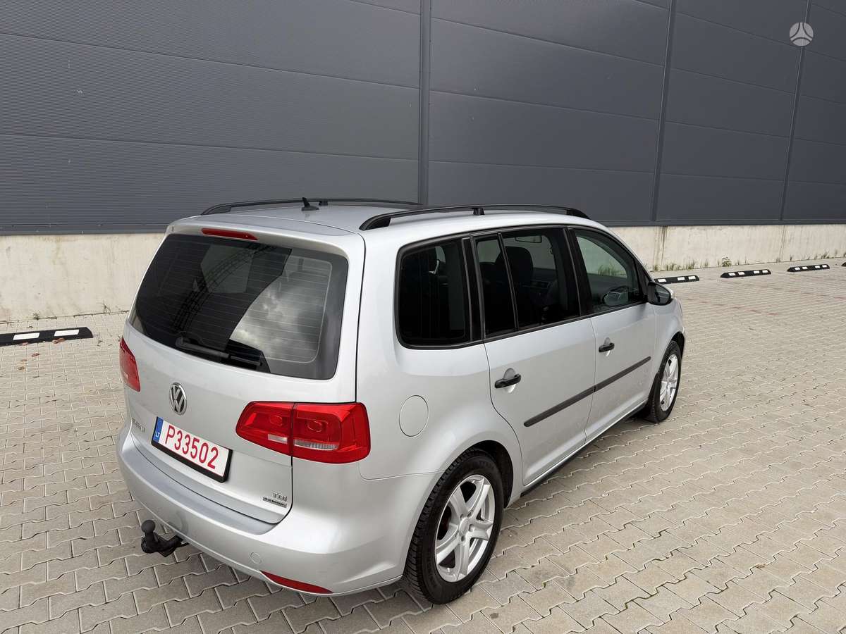 Volkswagen Touran 2011 — photo 10