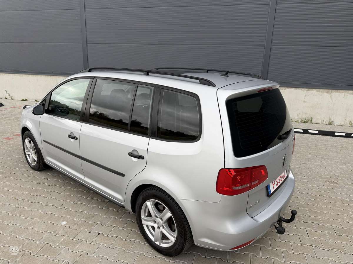 Volkswagen Touran 2011 — photo 13