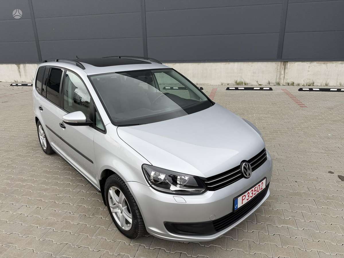 Volkswagen Touran 2011 — rear view
