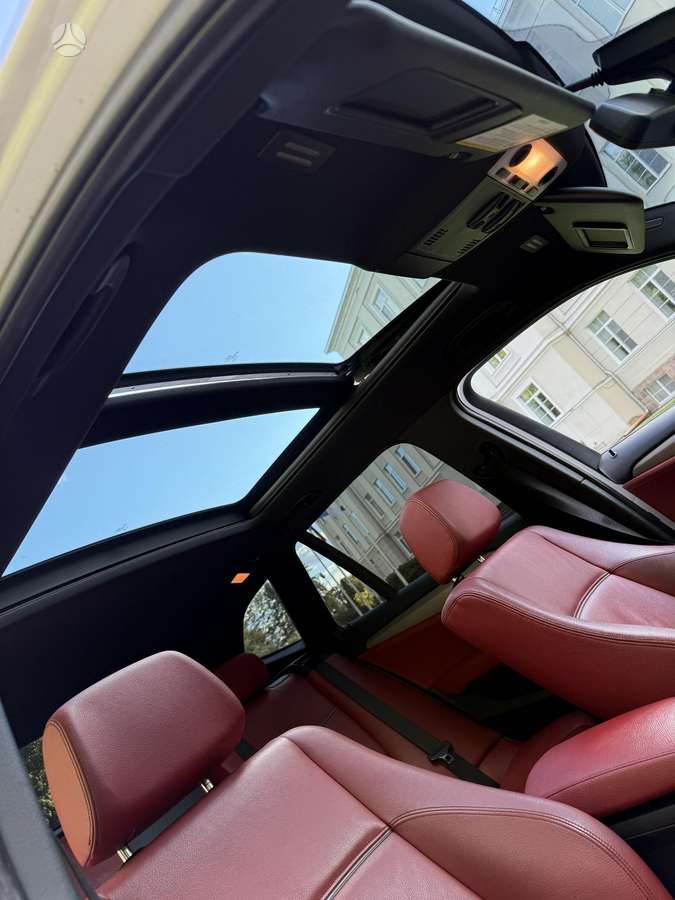 BMW X1 2012 — photo 6