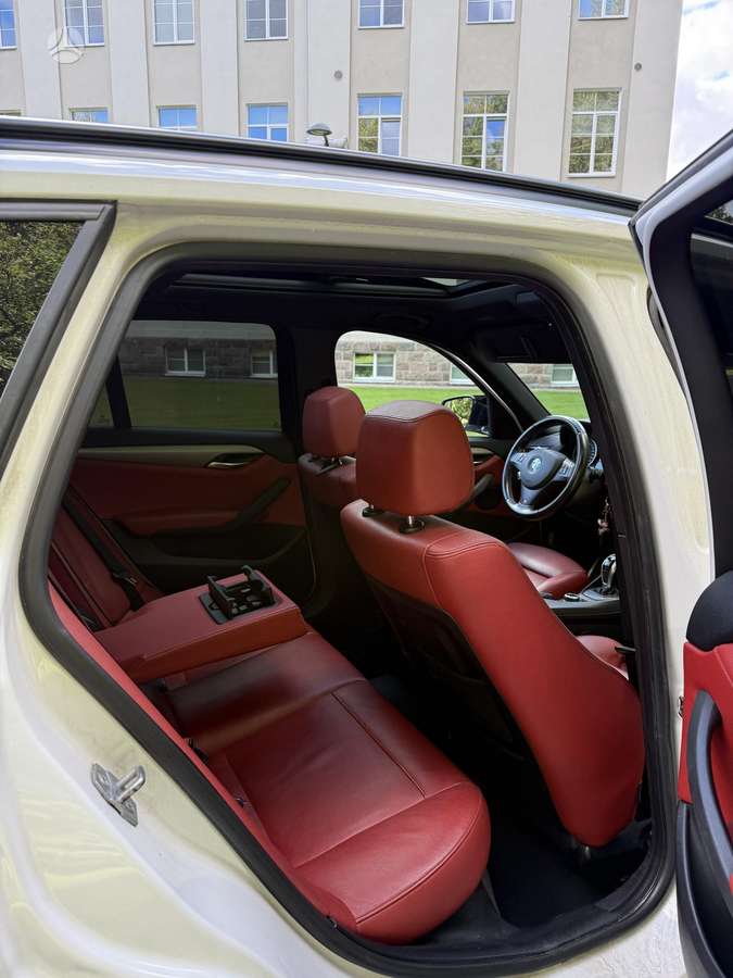 BMW X1 2012 — photo 7