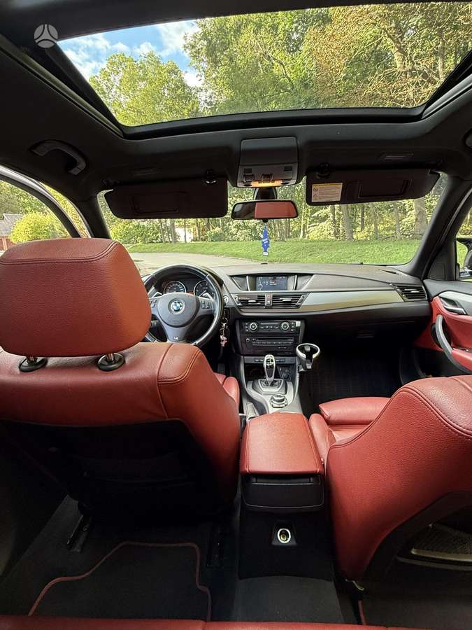 BMW X1 2012 — photo 8