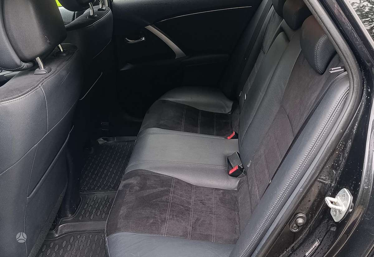 Toyota Avensis 2013 — photo 6