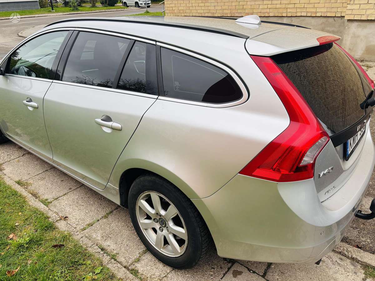 Volvo V60 2014 — photo 10