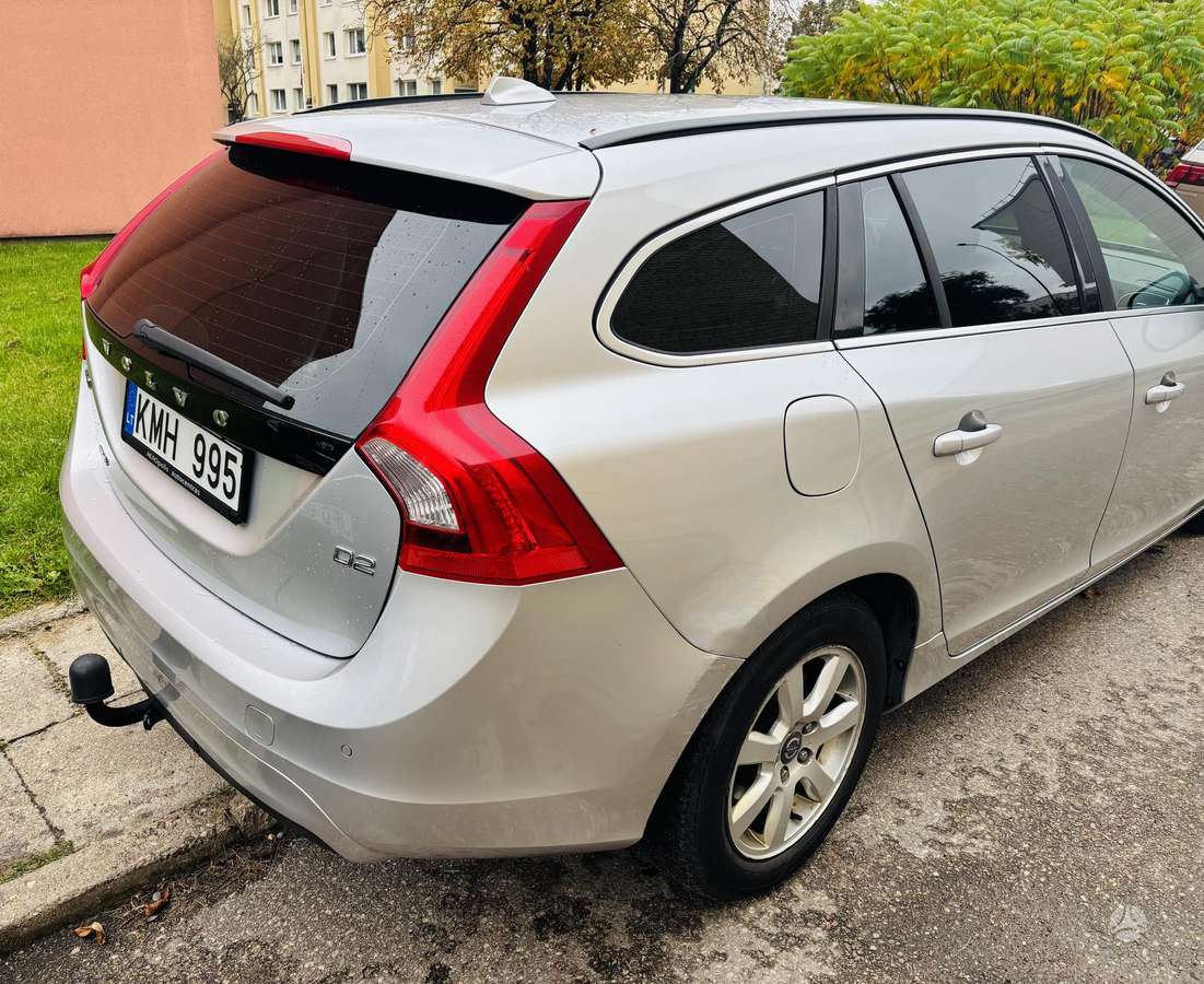 Volvo V60 2014 — photo 11
