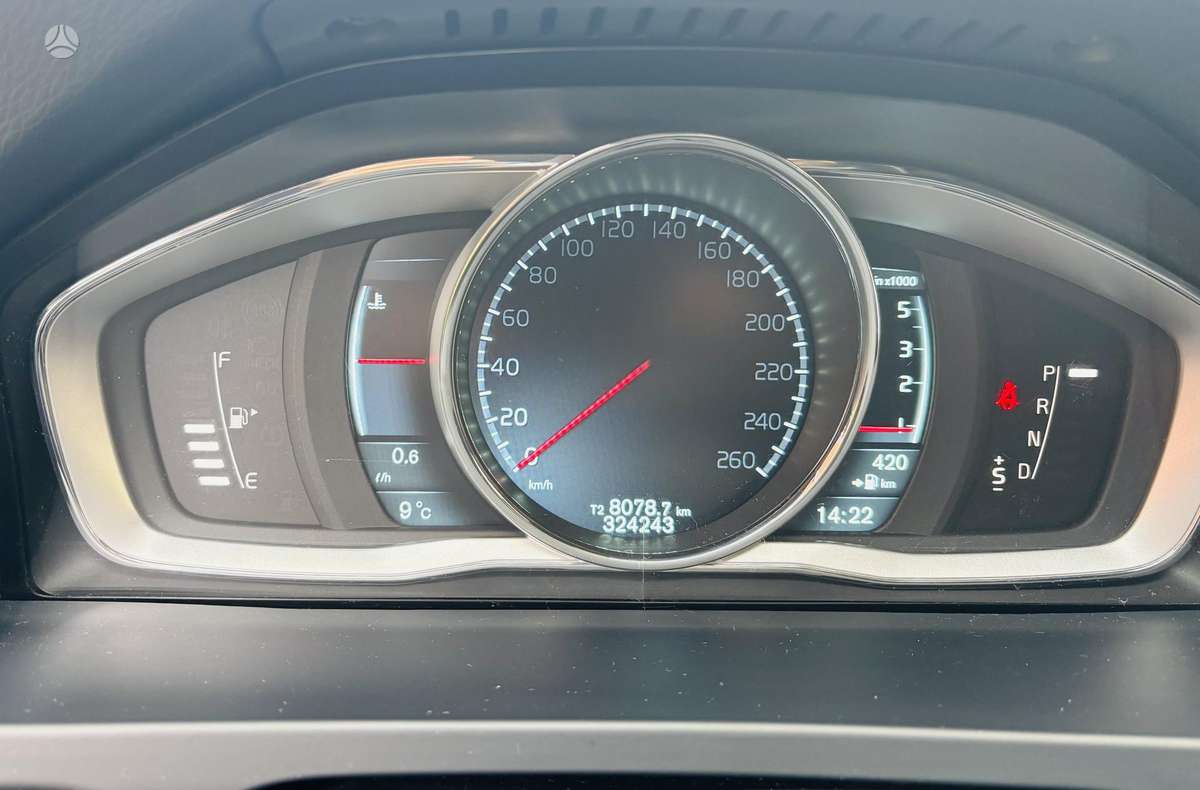 Volvo V60 2014 — photo 17