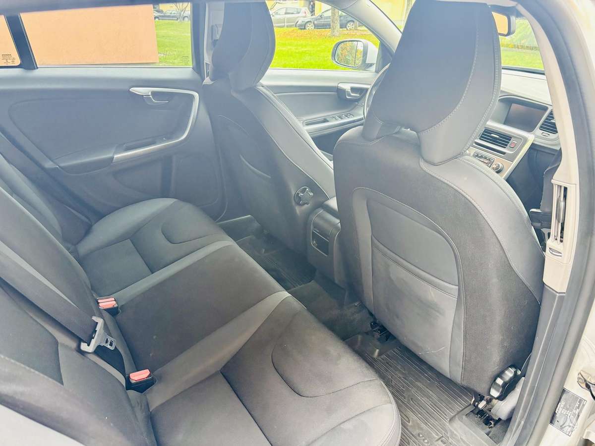 Volvo V60 2014 — photo 5