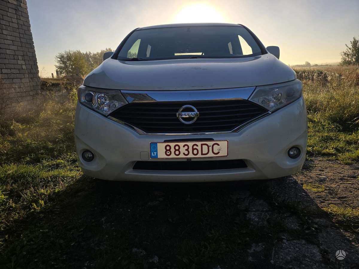Nissan Quest 2015 — вигляд ззаду