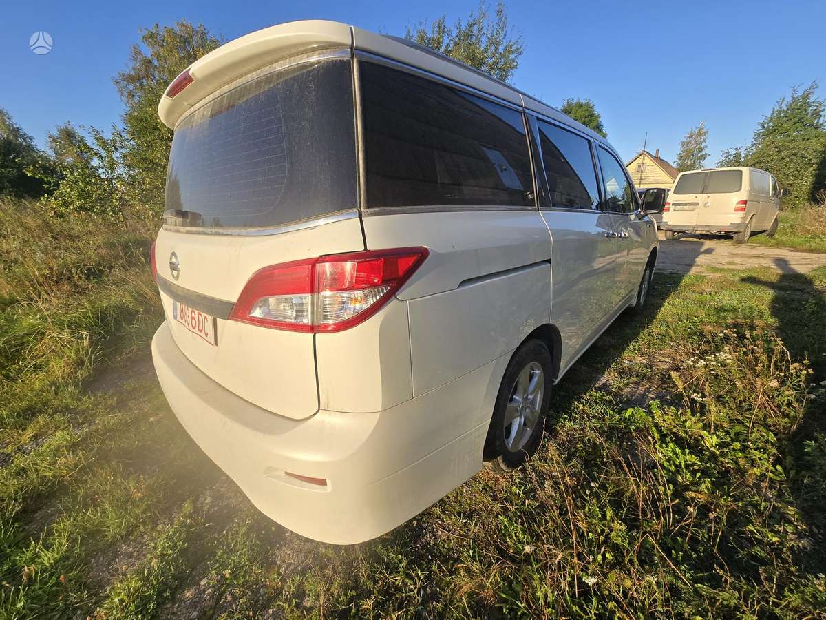 Nissan Quest 2015 — фото 5