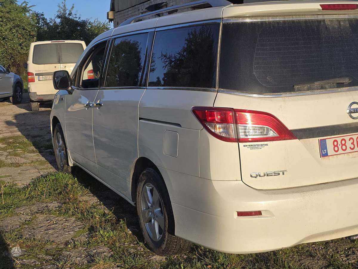 Nissan Quest 2015 — фото 7