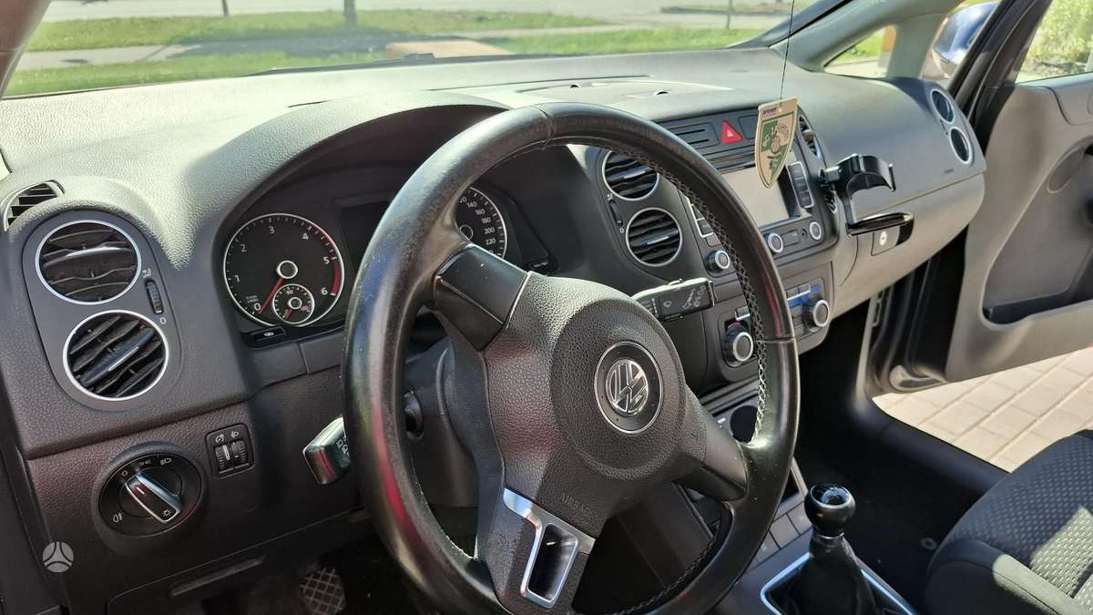Volkswagen Golf 2010 — photo 6