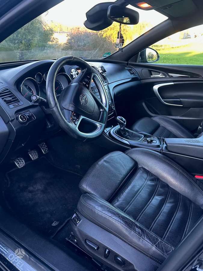 Opel Insignia 2013 — двигун 2000 cm³, 160 HP (118kW)