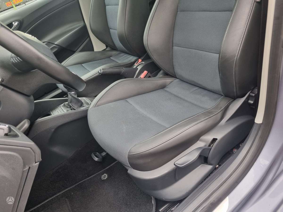 Seat Ibiza 2015 — photo 16
