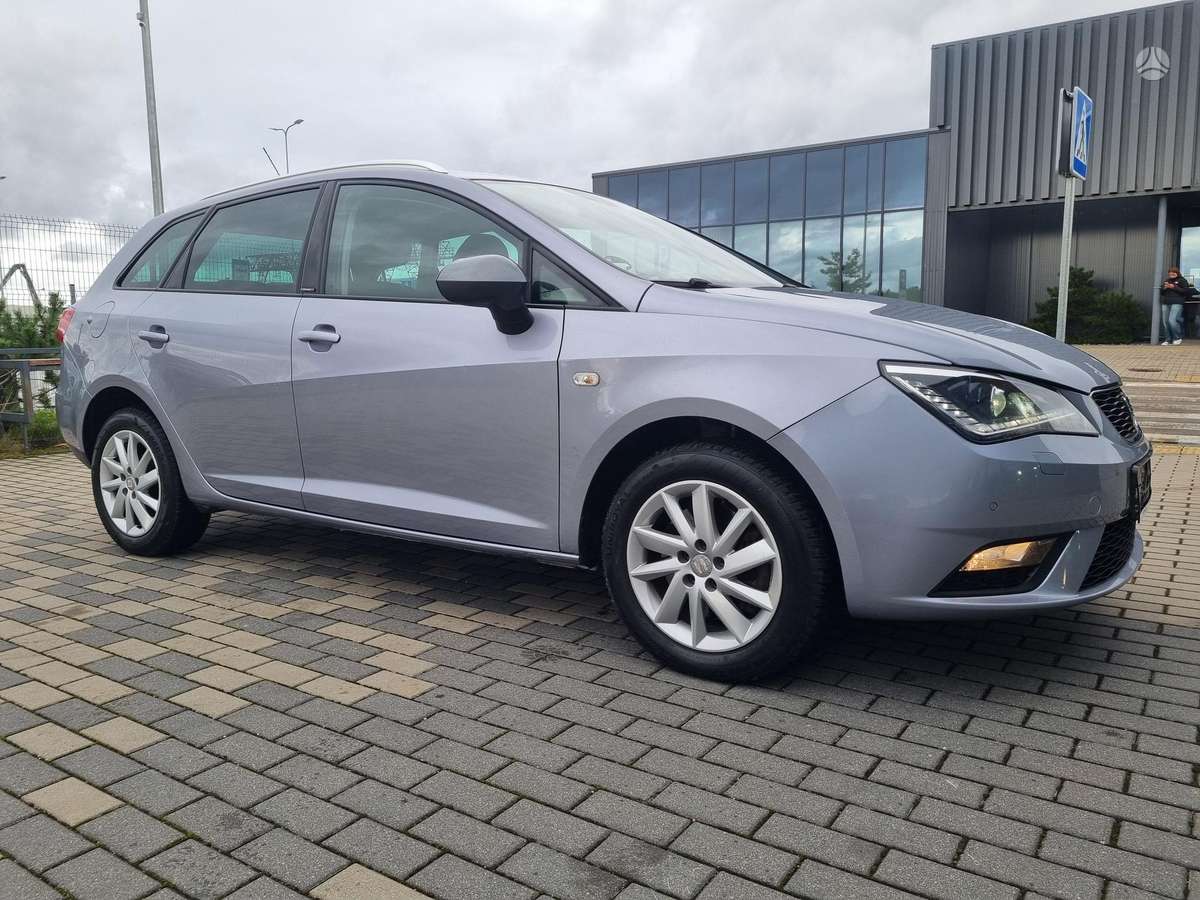 Seat Ibiza 2015 — rear view