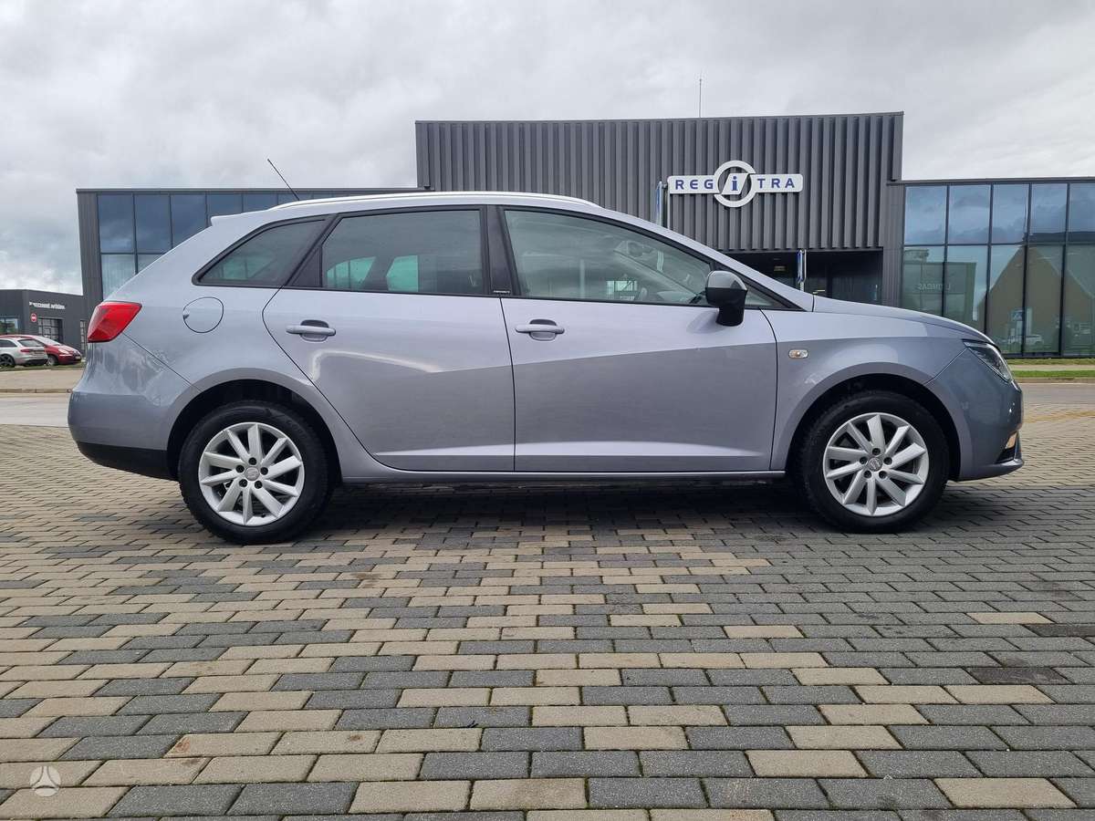 Seat Ibiza 2015 — interior