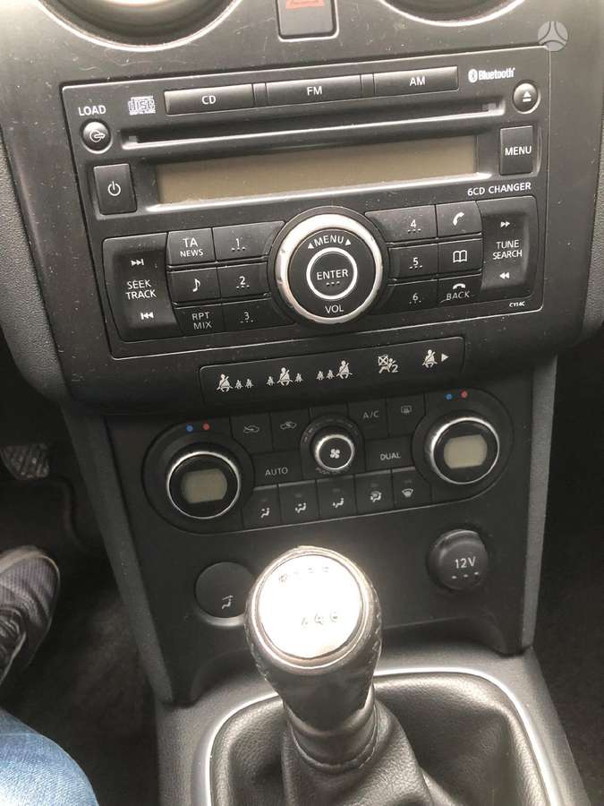 Nissan Qashqai 2007 — interior