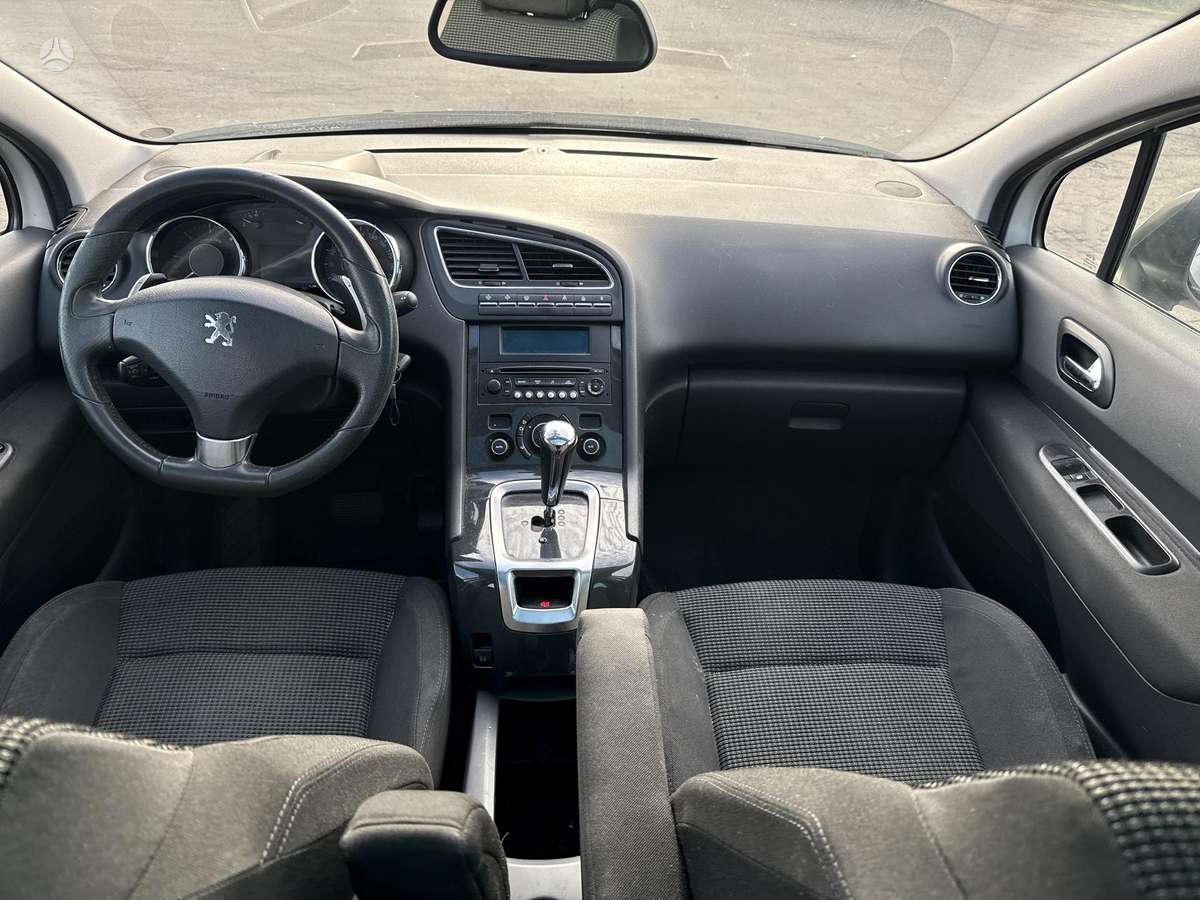 Peugeot 5008 2011 — фото 12