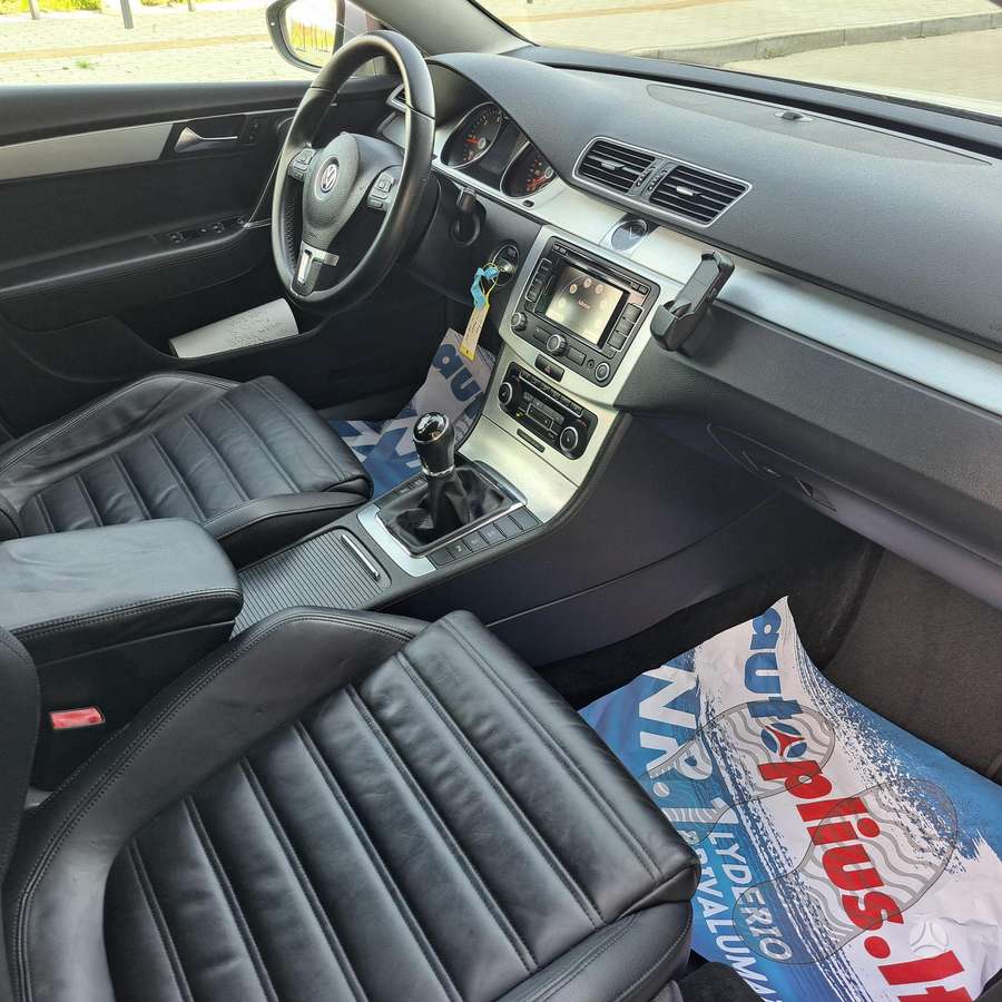 Volkswagen Passat 2011 — photo 14