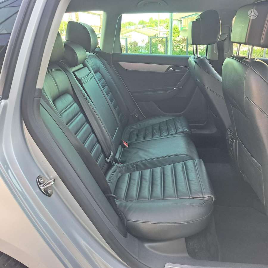 Volkswagen Passat 2011 — photo 22