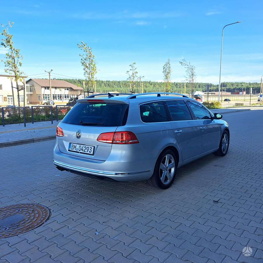 Volkswagen Passat 2011 — photo 8