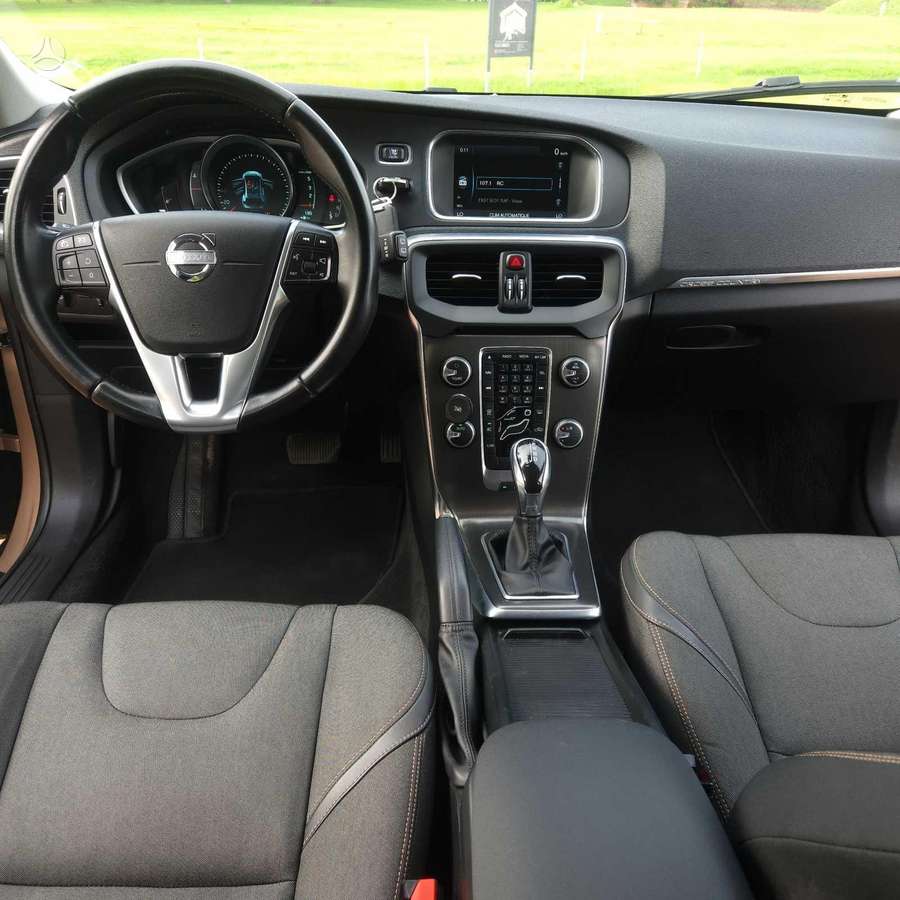 Volvo V40 2014 — photo 11