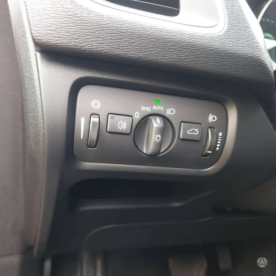 Volvo V40 2014 — photo 19