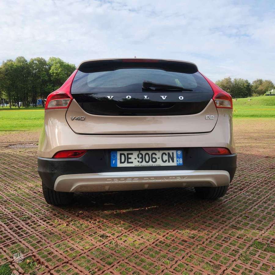 Volvo V40 2014 — photo 5
