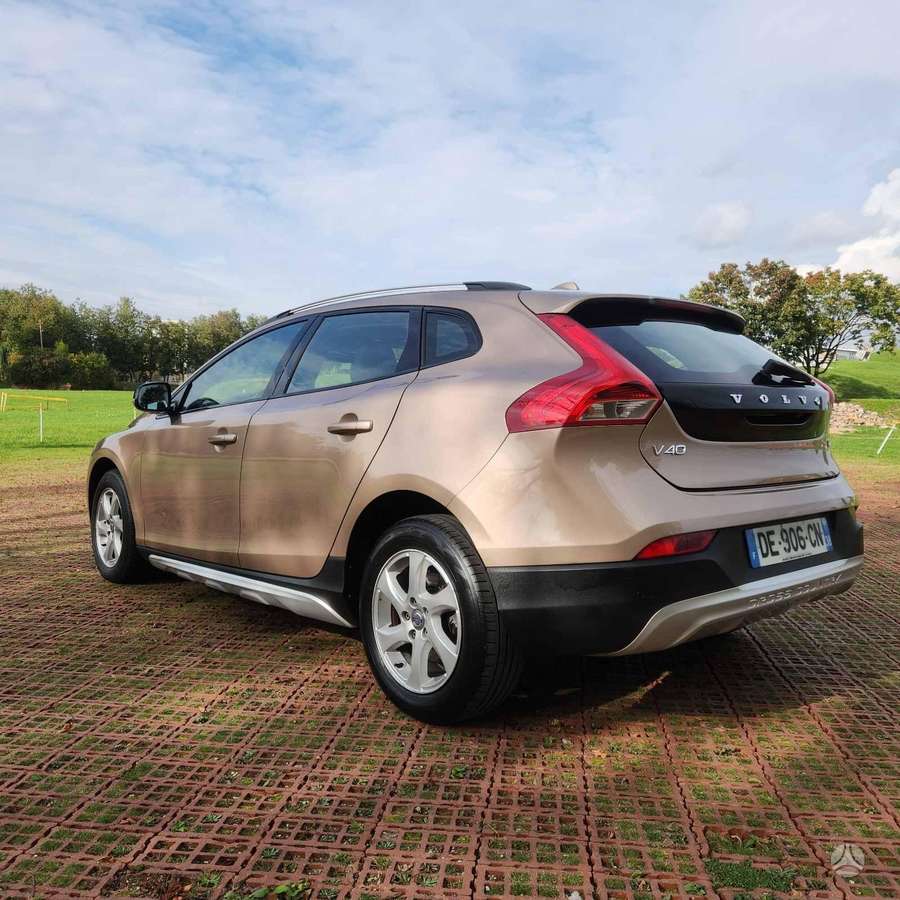 Volvo V40 2014 — photo 6