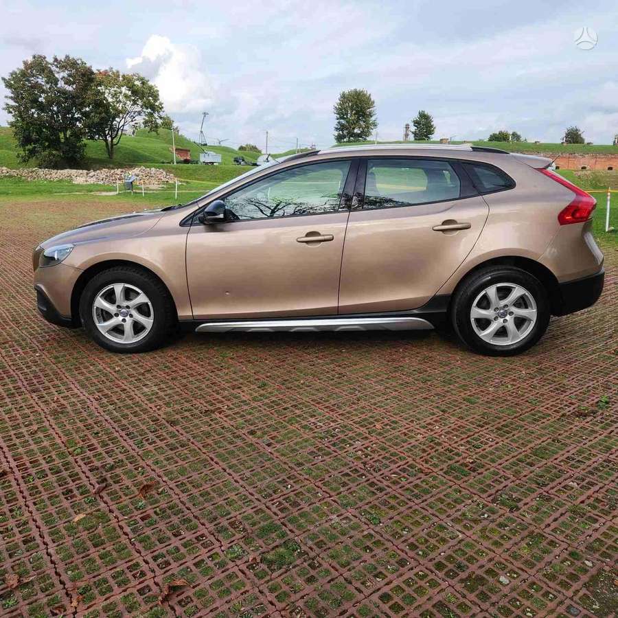 Volvo V40 2014 — photo 7