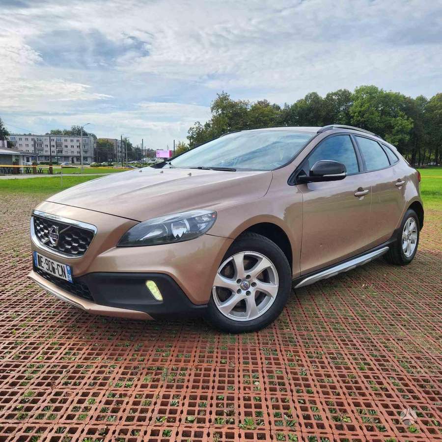 Volvo V40 2014 — photo 8