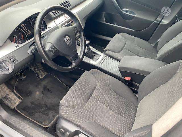 Volkswagen Passat 2009 — вигляд ззаду